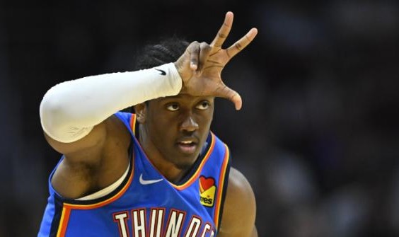 九州体育官方网站-进攻全靠亚历山大苦撑！雷霆该调整先发阵容吗？