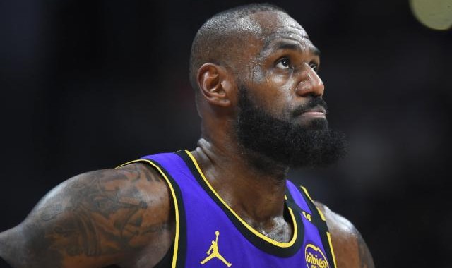 九州体育官方网站-顶级防守激活湖人小阵容 40岁勒布朗要冲击一阵？